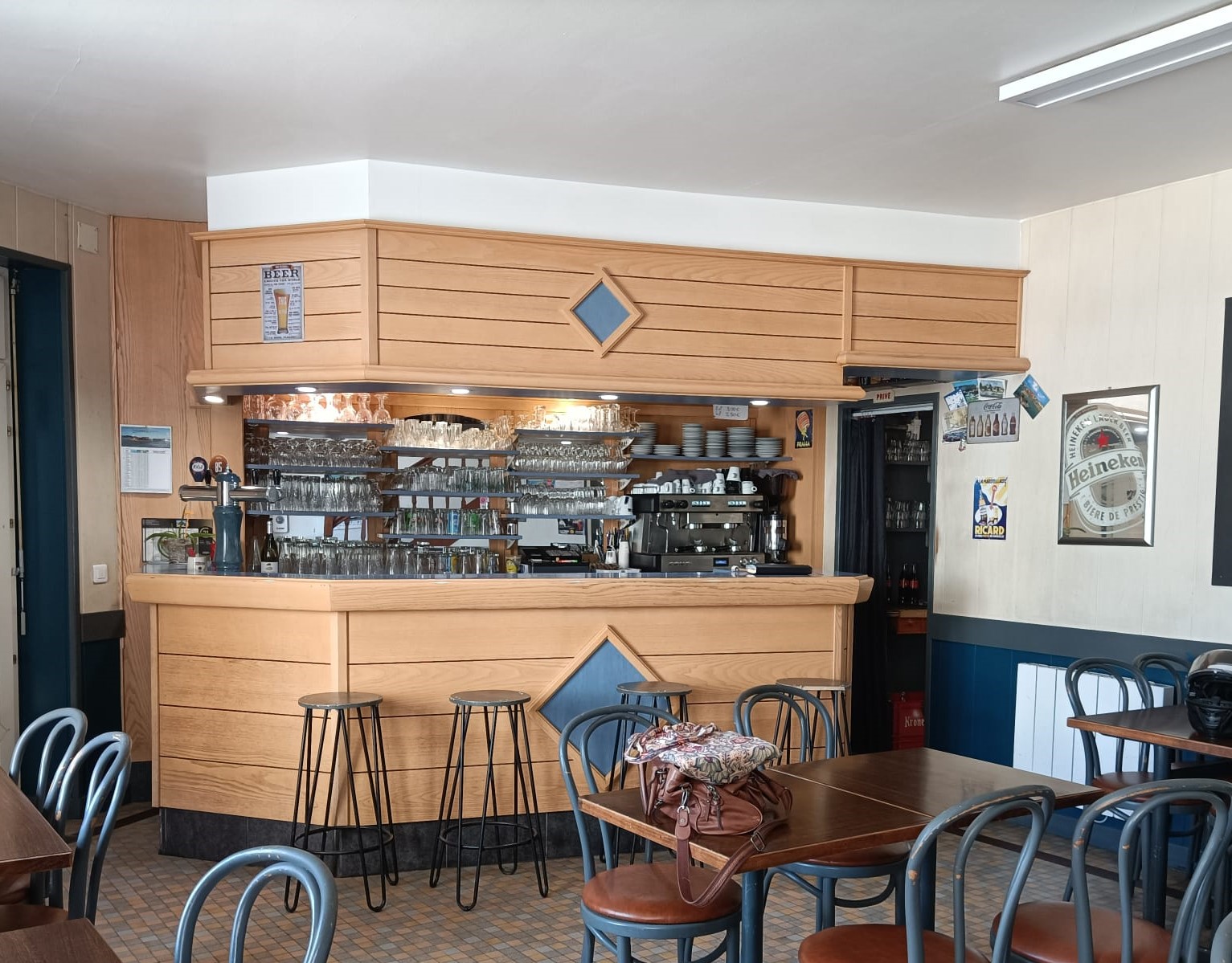 BAR AVANT
